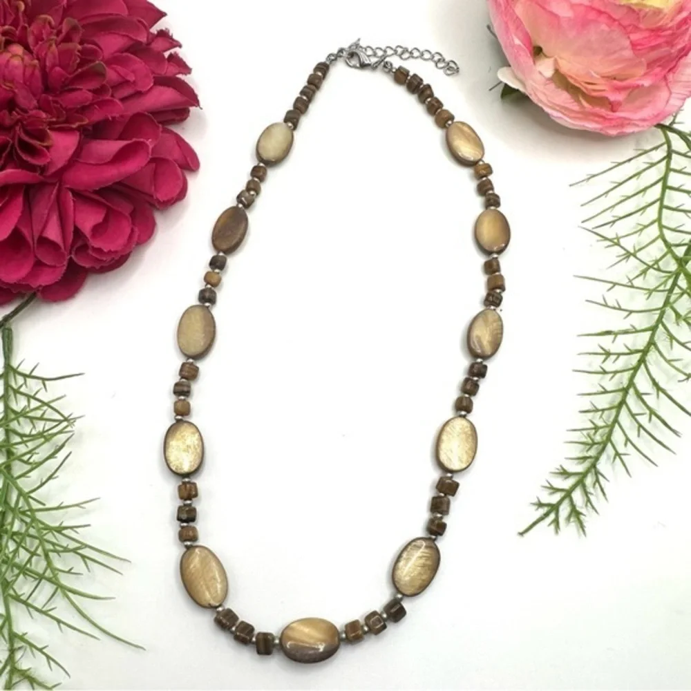 VINTAGE⚜️Beige Mother Of Pearl & Tiger’s Eye Beaded Necklace - Picture 1 of 6